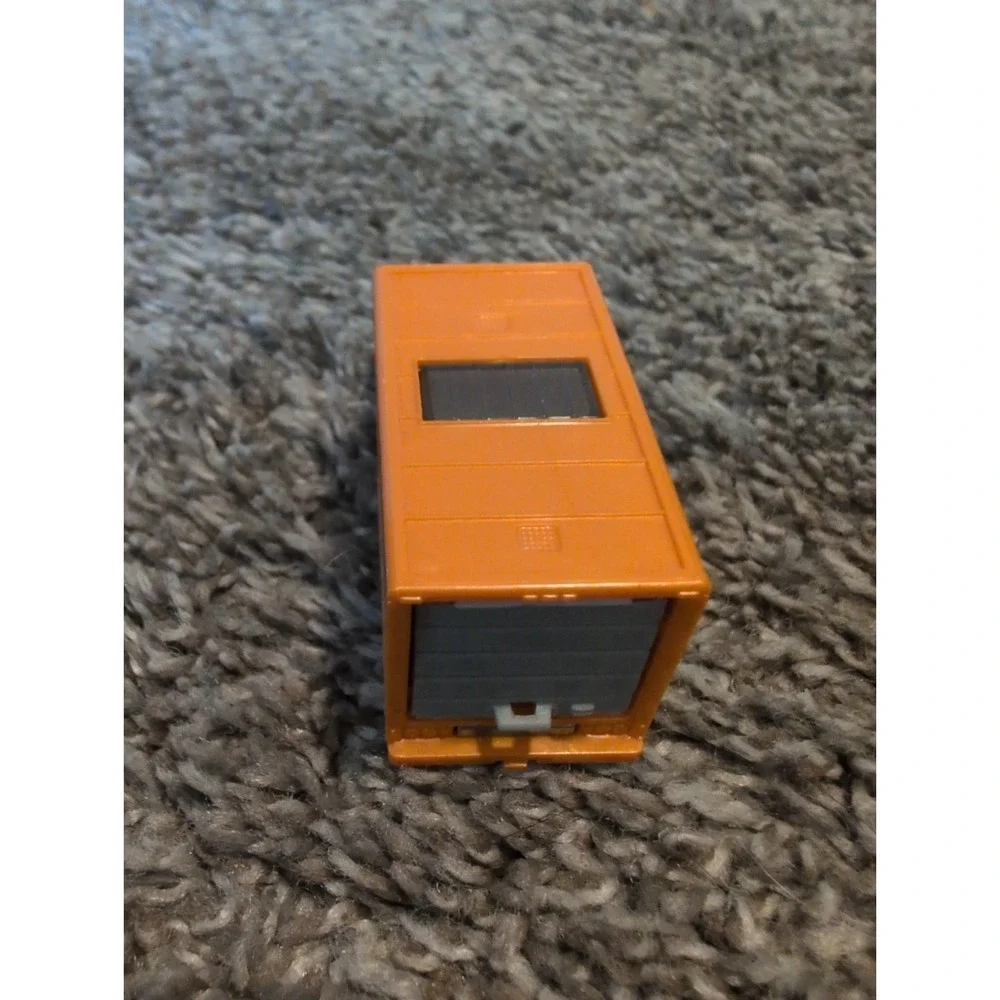 Matchbox 2008 MBX Moving Truck Die Cast Orange 1:64 Scale Commercial Vehicle